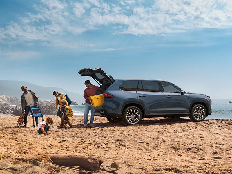 imgi_43_article-toyota-vehicles-grand-highlander-2024-ext-41712937193302